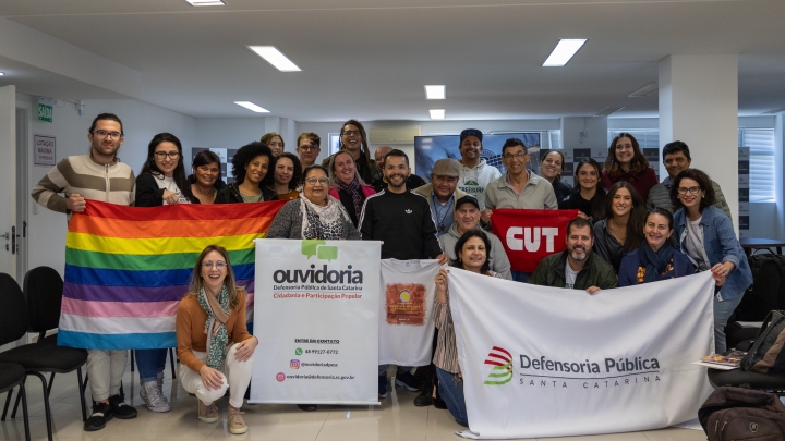 Presidente do SEEF participa de Curso de Formação de Defensores Populares