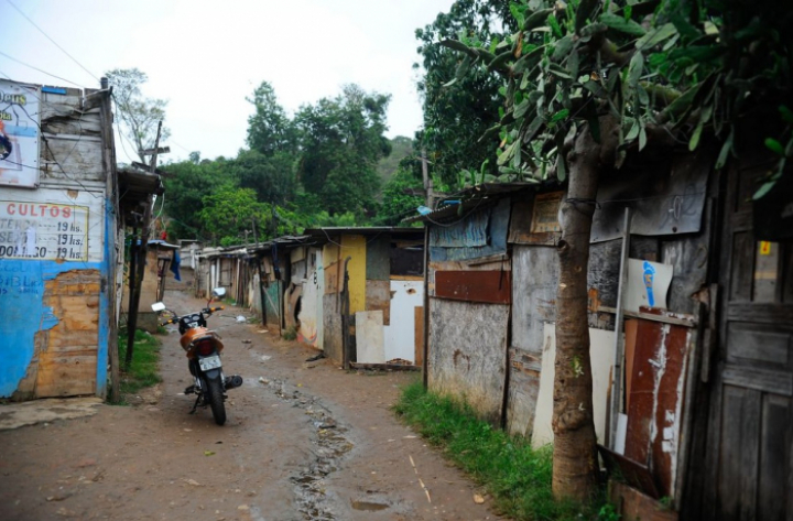 Quase 20 milhões de pessoas vivem em situação de pobreza nas metrópoles do país