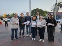 Presidente do SEEF participa de ação de distribuição de jornal da CUT-SC em Florianópolis