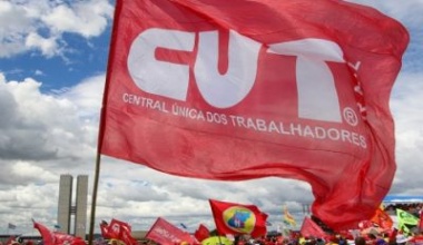 Fim da escala 6x1 será votado na CCJ nesta semana; saiba como pressionar senadores